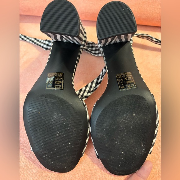 Platform Heel Ankle Tie - Black and White Gingham - Women’s Size 10 - Picture 7 of 8